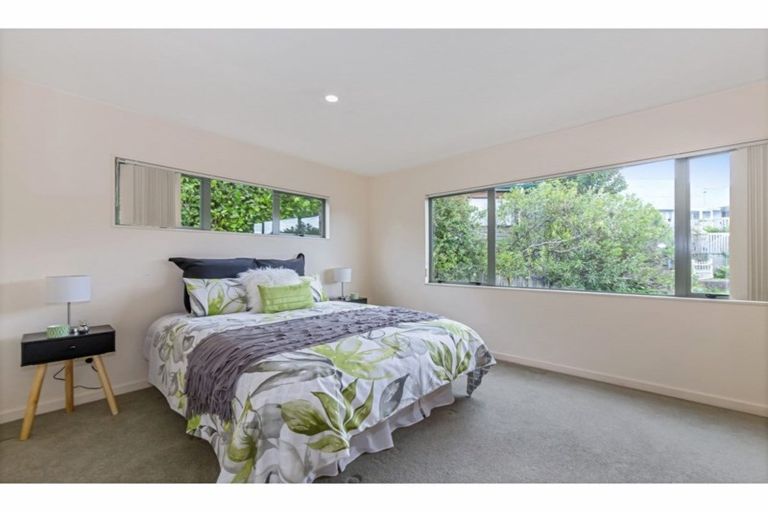 Photo of property in 2/115 Arran Road, Browns Bay, Auckland, 0630