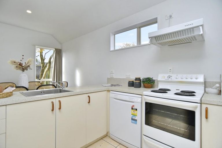 Photo of property in 35 Larch Place, Casebrook, Christchurch, 8051