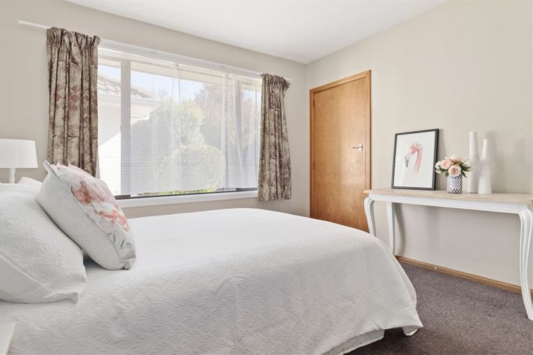 Photo of property in 290 Yaldhurst Road, Avonhead, Christchurch, 8042