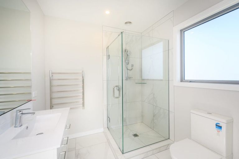 Photo of property in 49 Atlantic Drive, Fitzherbert, Palmerston North, 4410