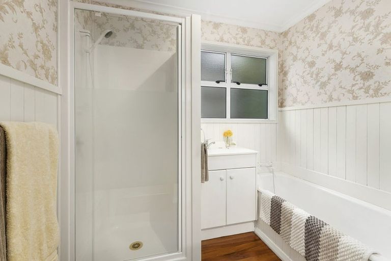 Photo of property in 13 Kowhai Street, Tawa, Wellington, 5028