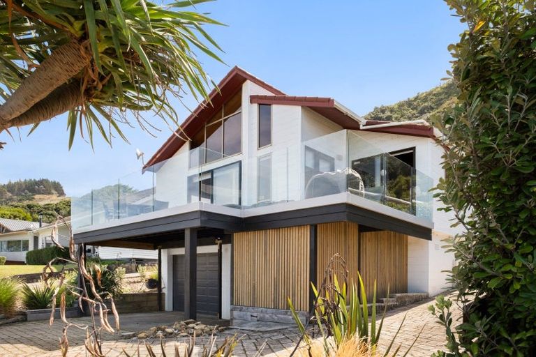 Photo of property in 6 Makorori Beach Road, Makorori, Gisborne, 4073