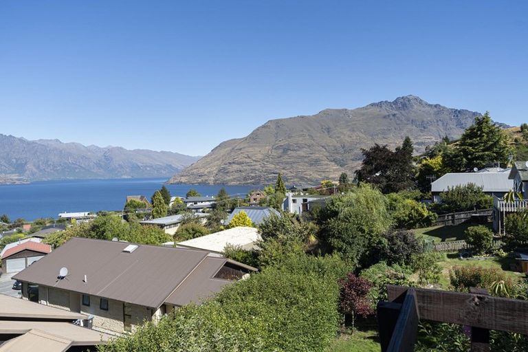 Photo of property in 21b Avalon Crescent, Fernhill, Queenstown, 9300