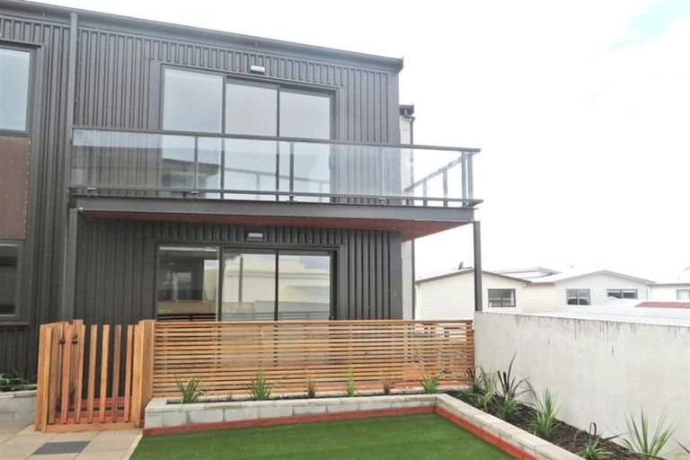 Photo of property in The Firemans Apartments, 104/321 Jackson Street, Petone, Lower Hutt, 5012