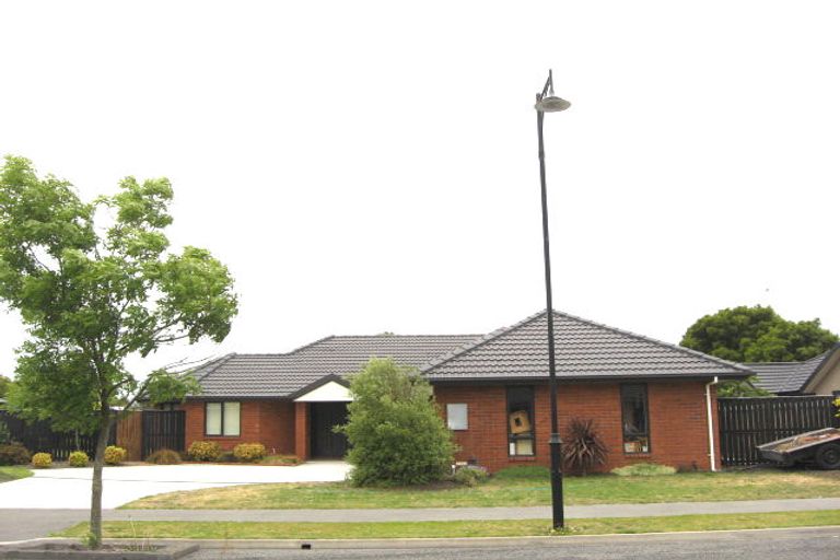 Photo of property in 32 Puhara Avenue, Parklands, Christchurch, 8083