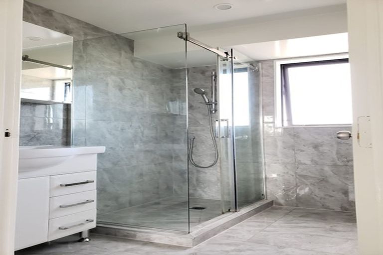 Photo of property in 18 Heathberry Close, Papatoetoe, Auckland, 2025