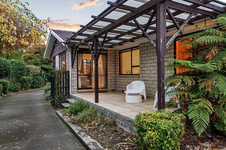 Photo of property in 17 Wyatt Place, Russley, Christchurch, 8042
