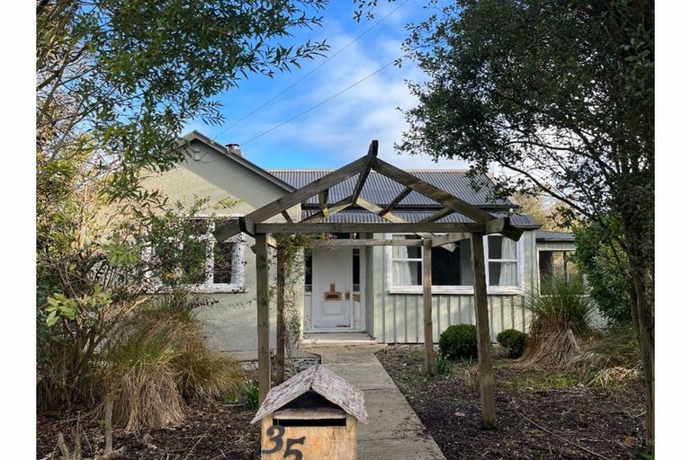 Photo of property in 35 Edinburgh Street, Waimate, 7924