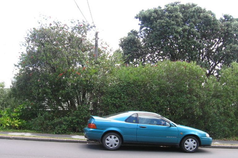 Photo of property in 27 Browns Bay Road, Browns Bay, Auckland, 0630