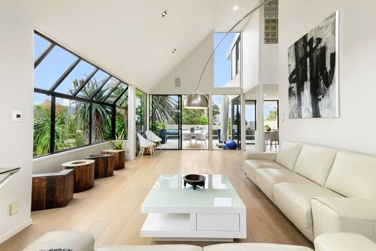 Photo of property in 17 Malloy Place, Eastern Beach, Auckland, 2012