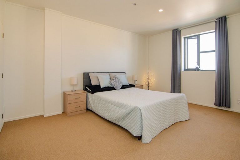 Photo of property in Maddison Apartments, 3/6e Queen Street, Palmerston North, 4410