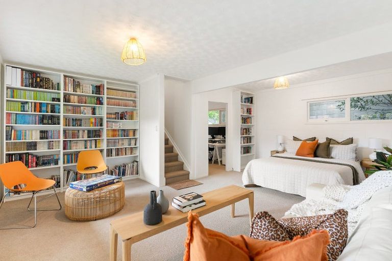 Photo of property in 12 Mcdowell Crescent, Hillcrest, Auckland, 0627