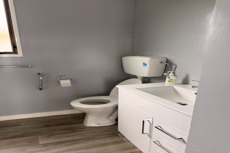 Photo of property in 1-12/71 Main Street, Mataura, 9712