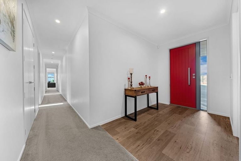 Photo of property in 54 Te Ara Aukati Terrace, Pokeno, 2471