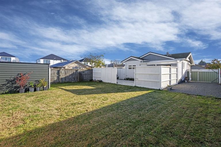 Photo of property in 82 Olliviers Road, Phillipstown, Christchurch, 8011