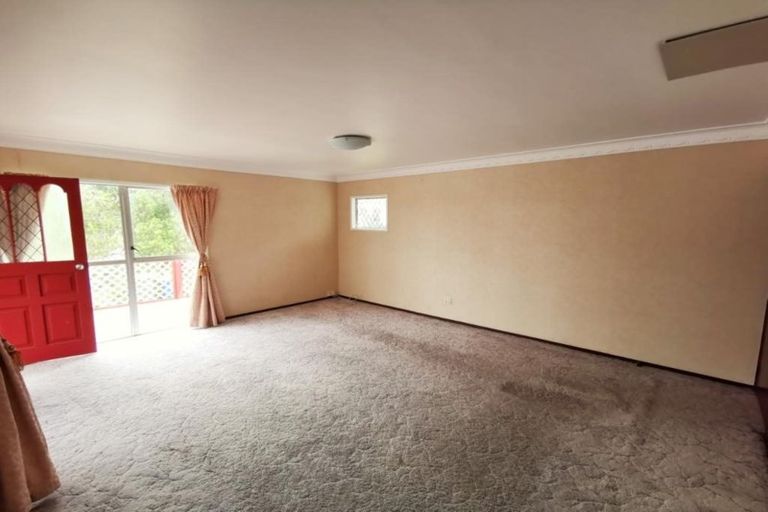 Photo of property in 3 Ciprian Place, Henderson, Auckland, 0612