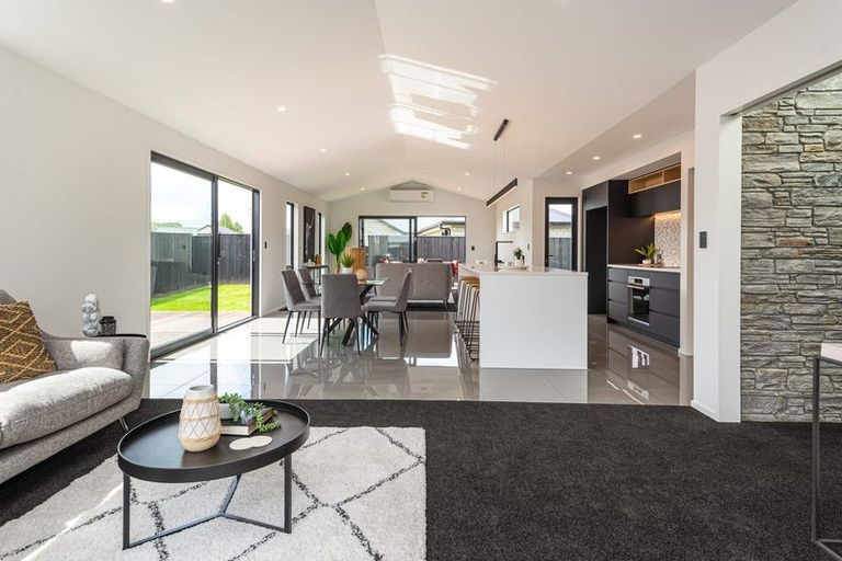 Photo of property in 27 Reece Place, Marshland, Christchurch, 8051