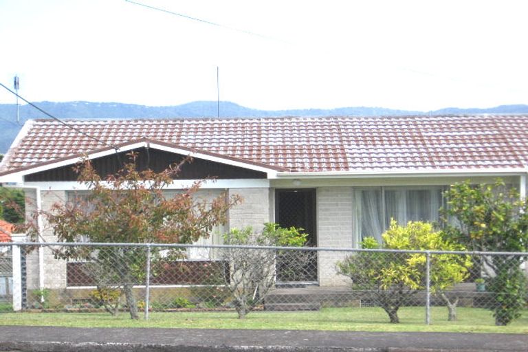 Photo of property in 1/22 Norcross Avenue, Henderson, Auckland, 0612