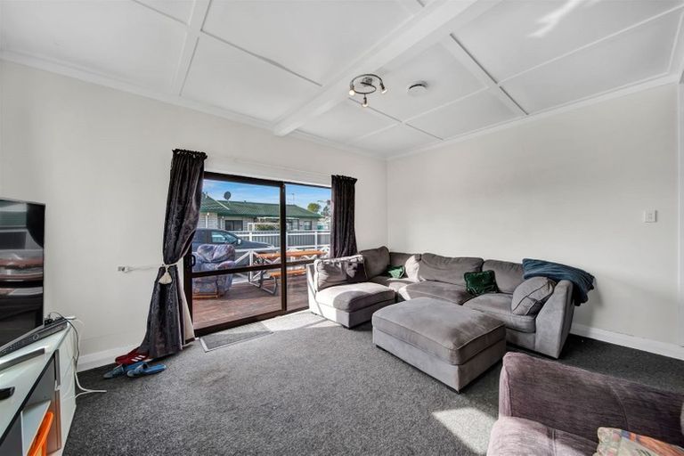 Photo of property in 37 Wallscourt Place, Normanby, Hawera, 4614