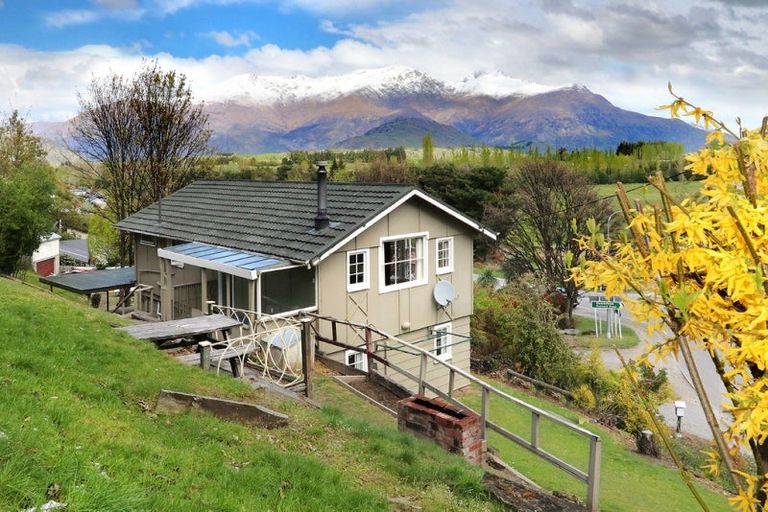 Photo of property in 37 Berkshire Street, Arrowtown, 9302
