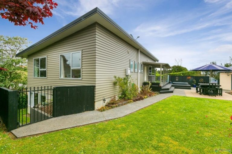 Photo of property in 5a Oawai Place, Marfell, New Plymouth, 4310