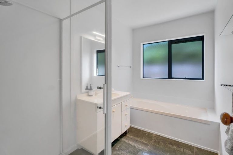 Photo of property in 35a Tukapa Street, Westown, New Plymouth, 4310