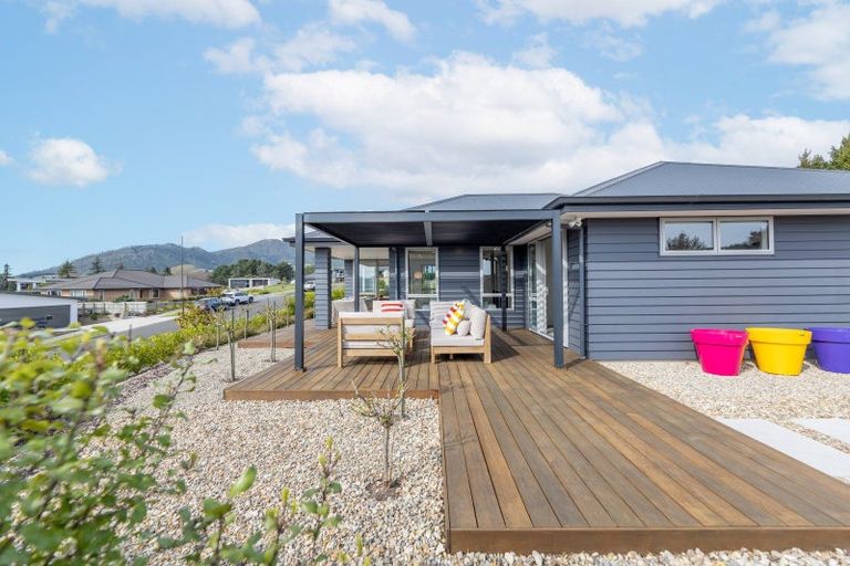 Photo of property in 36 Botanical Heights Drive, Waipahihi, Taupo, 3330