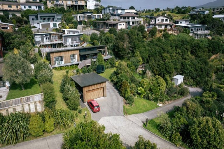 Photo of property in 1 Aroaro Lane, Raglan, 3225