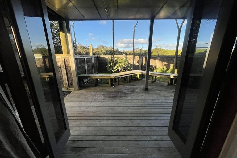 Photo of property in 180 Marine Parade North, Piha, New Lynn, 0772