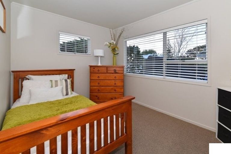 Photo of property in 6 Huber Street, Weymouth, Auckland, 2103