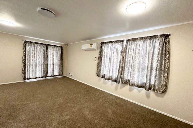 Photo of property in 1/6 Penion Drive, Flat Bush, Auckland, 2023