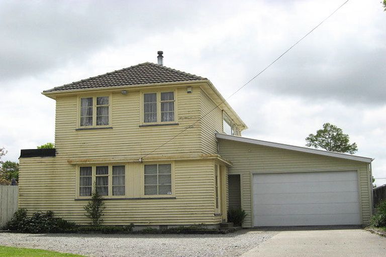 Photo of property in 28 Bateman Avenue, Bryndwr, Christchurch, 8053