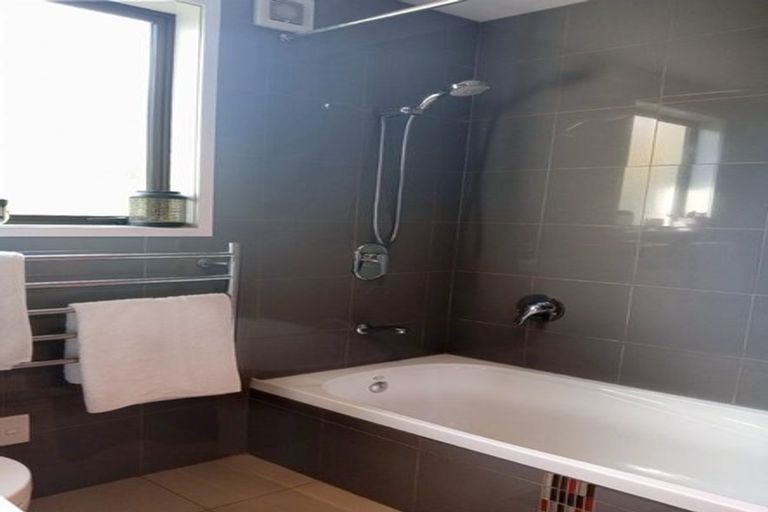 Photo of property in 18 Richmond Avenue, Richmond Heights, Taupo, 3330