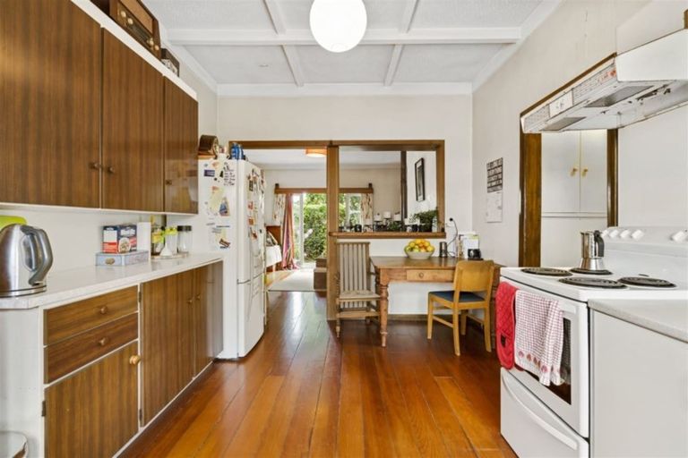 Photo of property in 44 Alberta Street, Point Chevalier, Auckland, 1022