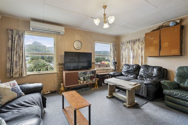 Photo of property in 59 Peel Place, Wainuiomata, Lower Hutt, 5014