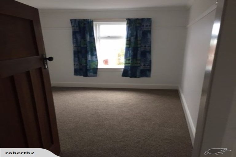 Photo of property in 17 Hargreaves Street, Mount Cook, Wellington, 6021