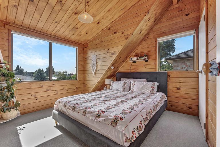 Photo of property in 2/7 Mccall Place, Opaheke, Papakura, 2113