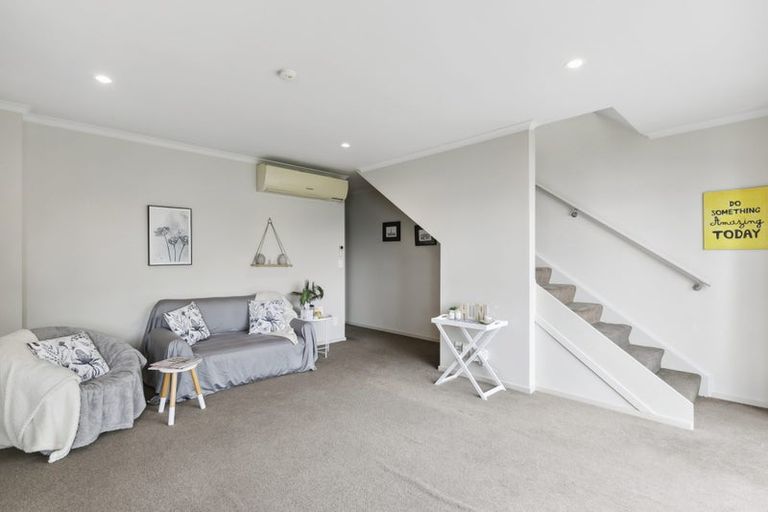 Photo of property in Onslow Heights, 17e Onslow Road, Khandallah, Wellington, 6035