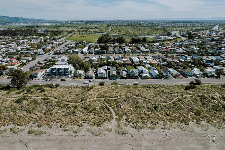 Photo of property in 265 Marine Parade, New Brighton, Christchurch, 8061