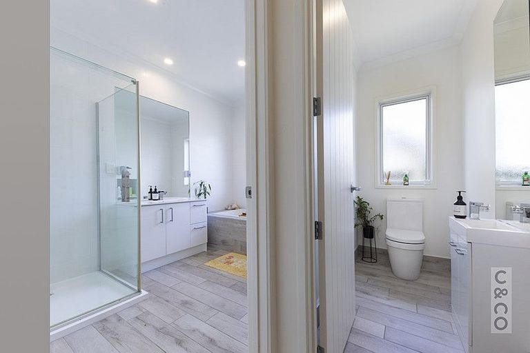 Photo of property in 14 Floyd Road, Riverhead, 0820