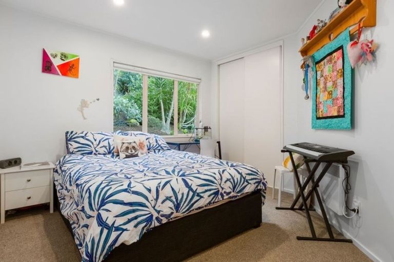 Photo of property in 29 Kate Sheppard Avenue, Torbay, Auckland, 0630