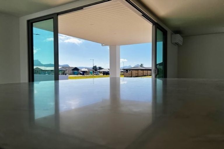 Photo of property in 4 Taurangawaka Road, One Tree Point, 0118