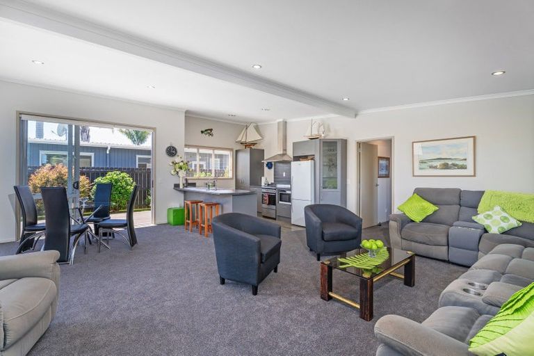 Photo of property in 20b Cholmondeley Crescent, Whitianga, 3510
