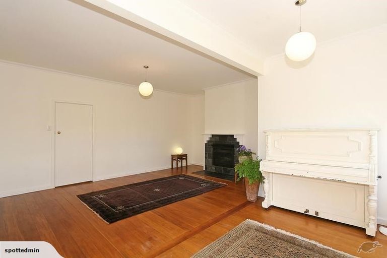 Photo of property in 12 Mahoe Street, Eastbourne, Lower Hutt, 5013