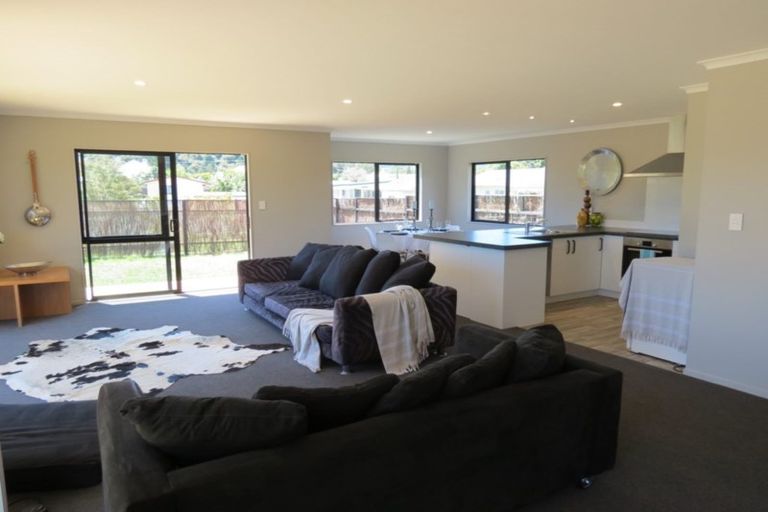 Photo of property in 19 Victoria Street, Coromandel, 3506