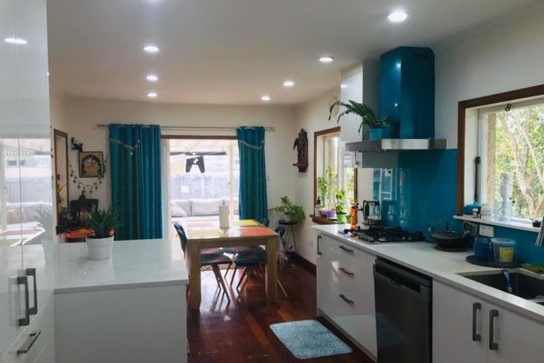 Photo of property in 1/8 Golf Road, New Lynn, Auckland, 0600