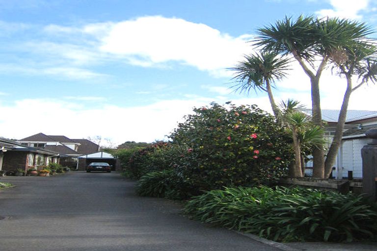 Photo of property in 43a Ludlam Crescent, Woburn, Lower Hutt, 5010