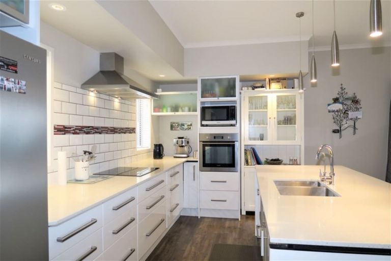 Photo of property in 6 Omega Place, Coastlands, Whakatane, 3120