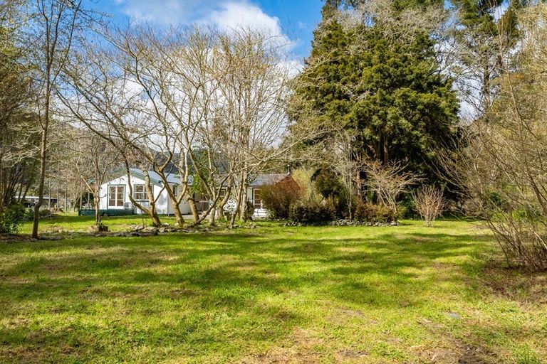 Photo of property in 5 Stock Road, Murchison, 7007