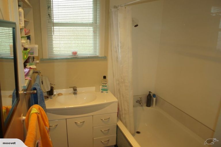 Photo of property in 34 Galway Avenue, Hokowhitu, Palmerston North, 4410